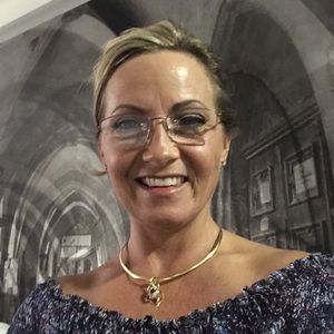 Meet your Posher, Luci